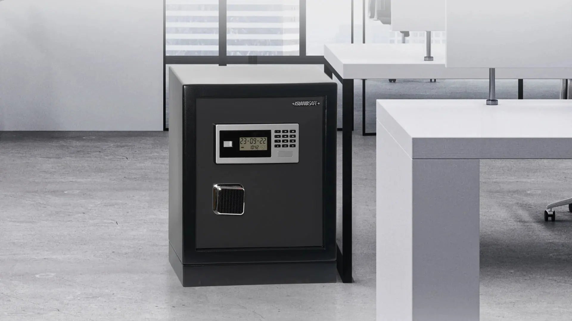 Fingerprint-Code-or-Key-Which-Lock-Type-Offers-the-Best-Protection by ISLANDSAFE | The best safes for valuables protection