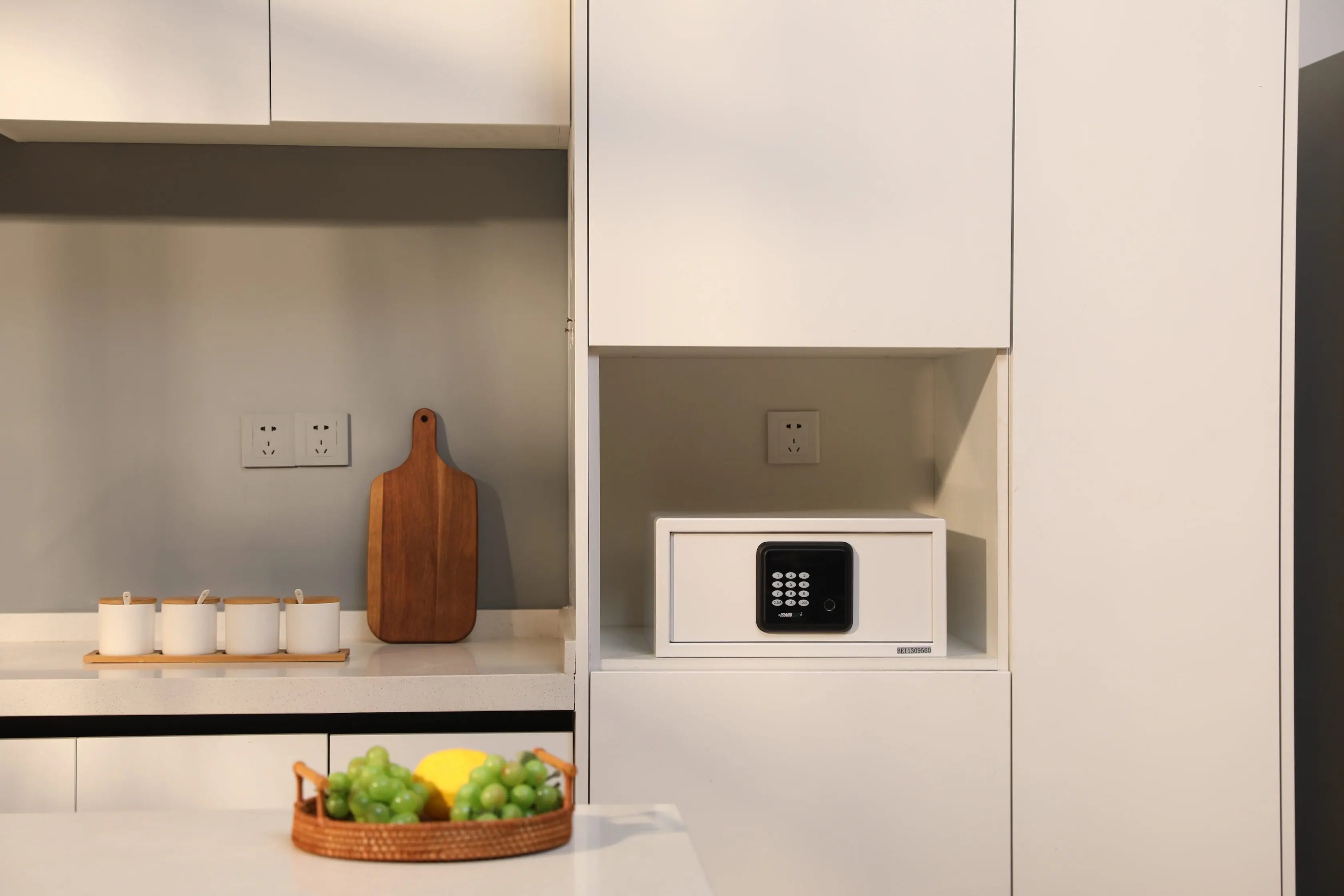 Hovia Hotel Safe White Fingerprint